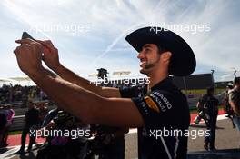 Daniel Ricciardo (AUS) Red Bull Racing on the drivers parade. 02.11.2014. Formula 1 World Championship, Rd 17, United States Grand Prix, Austin, Texas, USA, Race Day.