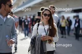 (L to R): Jenson Button (GBR) McLaren with his girlfriend Jessica Michibata (JPN). 02.11.2014. Formula 1 World Championship, Rd 17, United States Grand Prix, Austin, Texas, USA, Race Day.