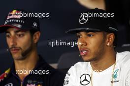 Lewis Hamilton (GBR) Mercedes AMG F1 (Right) with Daniel Ricciardo (AUS) Red Bull Racing (Left) in the FIA Press Conference. 30.10.2014. Formula 1 World Championship, Rd 17, United States Grand Prix, Austin, Texas, USA, Preparation Day.