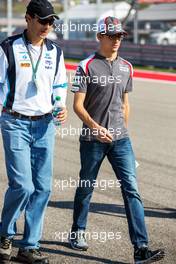 Esteban Gutierrez (MEX) Sauber (Right) walks the circuit. 30.10.2014. Formula 1 World Championship, Rd 17, United States Grand Prix, Austin, Texas, USA, Preparation Day.