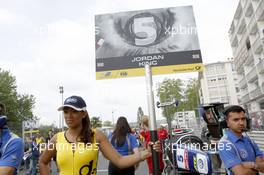 Gridgirl of Jordan King (GBR) Carlin Dallara F312 – Volkswagen 10.05.2014. FIA F3 European Championship 2014, Round 3, Race 1, Pau, France