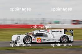 #20 Timo Bernhard (GER) / Mark Webber (AUS) / Brendon Hartley (NZL) - Porsche Team, Porsche 919 Hybrid. 18.04.2014. FIA World Endurance Championship, Round 1, Silverstone, England, Friday.