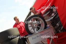   Lada mechanics  12.04.2014. World Touring Car Championship, Rounds 01 and 02, Marrakech, Morocco.