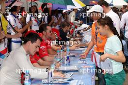   Autograph session, Norbert Michelisz (HUN) Honda Civic WTCC, Zengo Motorsport   13.04.2014. World Touring Car Championship, Rounds 01 and 02, Marrakech, Morocco.