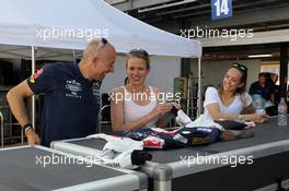   Tom Coronel (NLD) Cevrolet RML Cruze TC1, Roal Motorsport and his girlfriend with the girlfriend of JosÃ© Maria Lopez (ARG) Citroen C-Elysee WTCC, Citroen Total WTCC  11.04.2014. World Touring Car Championship, Rounds 01 and 02, Marrakech, Morocco.