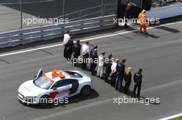 AMBIANCE TRITUTE TO THE END OF WORLD WAR 2 10.05.2015. Blancpain Sprint Series, Rd 2, Brands Hatch, England. Sunday.