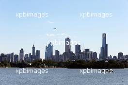 Scenic Melbourne skyline. 13.03.2015. Formula 1 World Championship, Rd 1, Australian Grand Prix, Albert Park, Melbourne, Australia, Practice Day.