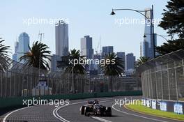 Romain Grosjean (FRA) Lotus F1 E23. 13.03.2015. Formula 1 World Championship, Rd 1, Australian Grand Prix, Albert Park, Melbourne, Australia, Practice Day.
