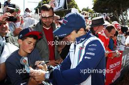 Felipe Massa (BRA) Williams signs autographs for the fans. 13.03.2015. Formula 1 World Championship, Rd 1, Australian Grand Prix, Albert Park, Melbourne, Australia, Practice Day.