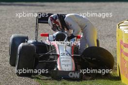 Kevin Magnussen (DEN) McLaren MP4-30 crashes in the second practice session. 13.03.2015. Formula 1 World Championship, Rd 1, Australian Grand Prix, Albert Park, Melbourne, Australia, Practice Day.