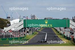 Lewis Hamilton (GBR) Mercedes AMG F1 W06. 15.03.2015. Formula 1 World Championship, Rd 1, Australian Grand Prix, Albert Park, Melbourne, Australia, Race Day.