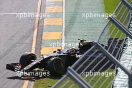 Pastor Maldonado (VEN) Lotus F1 E23 crashed out at the start of the race. 15.03.2015. Formula 1 World Championship, Rd 1, Australian Grand Prix, Albert Park, Melbourne, Australia, Race Day.