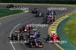 Carlos Sainz Jr (ESP) Scuderia Toro Rosso STR10 at the start of the race. 15.03.2015. Formula 1 World Championship, Rd 1, Australian Grand Prix, Albert Park, Melbourne, Australia, Race Day.