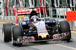 Carlos Sainz Jr (ESP) Scuderia Toro Rosso STR10. 14.03.2015. Formula 1 World Championship, Rd 1, Australian Grand Prix, Albert Park, Melbourne, Australia, Qualifying Day.