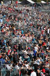 Fans in the grandstand. 14.03.2015. Formula 1 World Championship, Rd 1, Australian Grand Prix, Albert Park, Melbourne, Australia, Qualifying Day.