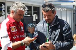 (L to R): Maurizio Arrivabene (ITA) Ferrari Team Principal with Guenther Steiner (ITA) Haas F1 Team Prinicipal. 15.03.2015. Formula 1 World Championship, Rd 1, Australian Grand Prix, Albert Park, Melbourne, Australia, Race Day.