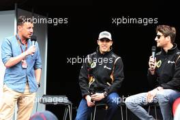 Will Buxton (GBR) with Pastor Maldonado (VEN), Lotus F1 Team and Romain Grosjean (FRA), Lotus F1 Team  15.03.2015. Formula 1 World Championship, Rd 1, Australian Grand Prix, Albert Park, Melbourne, Australia, Race Day.