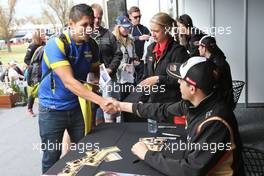 Pastor Maldonado (VEN), Lotus F1 Team at the autographs session. 12.03.2015. Formula 1 World Championship, Rd 1, Australian Grand Prix, Albert Park, Melbourne, Australia, Preparation Day.