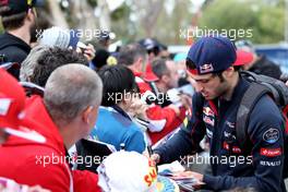 Carlos Sainz (ESP), Scuderia Toro Rosso  12.03.2015. Formula 1 World Championship, Rd 1, Australian Grand Prix, Albert Park, Melbourne, Australia, Preparation Day.