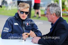Marcus Ericsson (SWE) Sauber F1 Team with Eje Elgh (SWE) Driver Manager. 12.03.2015. Formula 1 World Championship, Rd 1, Australian Grand Prix, Albert Park, Melbourne, Australia, Preparation Day.