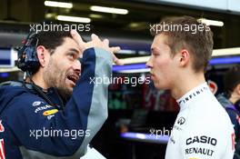 (L to R): Guillaume Rocquelin (ITA) Red Bull Racing Head of Race Engineering with Daniil Kvyat (RUS) Red Bull Racing. 19.06.2015. Formula 1 World Championship, Rd 8, Austrian Grand Prix, Spielberg, Austria, Practice Day.