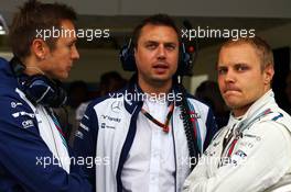 (L to R): Antti Vierula (FIN) Personal Trainer with Jonathan Eddols (GBR) Williams Race Engineer and Valtteri Bottas (FIN) Williams. 19.06.2015. Formula 1 World Championship, Rd 8, Austrian Grand Prix, Spielberg, Austria, Practice Day.