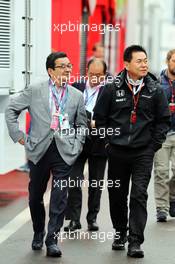 (L to R): Takahiro Hachigo (JPN) Honda CEO with Yasuhisa Arai (JPN) Honda Motorsport Chief Officer. 20.06.2015. Formula 1 World Championship, Rd 8, Austrian Grand Prix, Spielberg, Austria, Qualifying Day.
