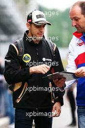 Pastor Maldonado (VEN) Lotus F1 Team signs autographs for the fans. 20.06.2015. Formula 1 World Championship, Rd 8, Austrian Grand Prix, Spielberg, Austria, Qualifying Day.