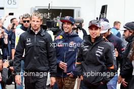 Daniel Ricciardo (AUS), Red Bull Racing, Jenson Button (GBR), McLaren Honda and Sergio Perez (MEX), Sahara Force India  21.06.2015. Formula 1 World Championship, Rd 8, Austrian Grand Prix, Spielberg, Austria, Race Day.