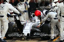 Valtteri Bottas (FIN) Williams FW37 practices a pit stop. 21.02.2015. Formula One Testing, Day Three, Barcelona, Spain.