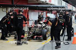 Pastor Maldonado (VEN) Lotus F1 E23 in the pits. 21.02.2015. Formula One Testing, Day Three, Barcelona, Spain.