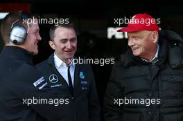 Paddy Lowe (GBR) Mercedes AMG F1 Executive Director (Technical) (Centre) and Niki Lauda (AUT) Mercedes Non-Executive Chairman (Right). 19.02.2015. Formula One Testing, Day One, Barcelona, Spain.