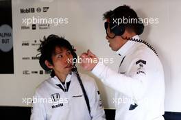 McLaren engineers. 19.02.2015. Formula One Testing, Day One, Barcelona, Spain.