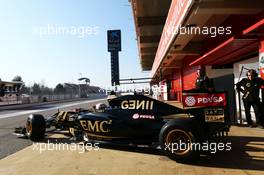 Pastor Maldonado (VEN) Lotus F1 E23 leaves the pits. 19.02.2015. Formula One Testing, Day One, Barcelona, Spain.