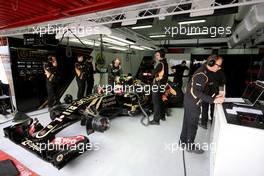 Pastor Maldonado (VEN), Lotus F1 Team and Mark Slade (GBR), Lotus F1 Team, Race Engineer   01.03.2015. Formula One Testing, Day Four, Barcelona, Spain.
