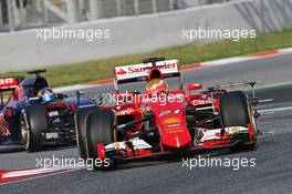 Esteban Gutierrez (MEX) Ferrari Test and Reserve Driver running sensor equipment. 13.05.2015. Formula 1 Testing, Day Two, Barcelona, Spain, Wednesday.