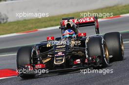 Jolyon Palmer (GBR) Lotus F1 E23 Test and Reserve Driver running sensor equipment. 13.05.2015. Formula 1 Testing, Day Two, Barcelona, Spain, Wednesday.