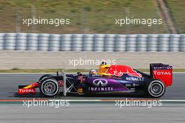 Pierre Gasly (FRA) Red Bull Racing RB11 Test Driver. 13.05.2015. Formula 1 Testing, Day Two, Barcelona, Spain, Wednesday.