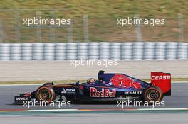 Carlos Sainz Jr (ESP) Scuderia Toro Rosso STR10. 13.05.2015. Formula 1 Testing, Day Two, Barcelona, Spain, Wednesday.