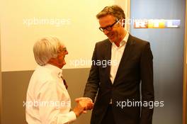 (L to R): Bernie Ecclestone (GBR) and Frank Hoffmann (GER) RTL Television Programme Managing Director announce a contract extension for RTL to show F1 through 2016-17. 21.08.2015. Formula 1 World Championship, Rd 11, Belgian Grand Prix, Spa Francorchamps, Belgium, Practice Day.
