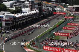 Lewis Hamilton (GBR) Mercedes AMG F1 W06 leads at the start of the race. 23.08.2015. Formula 1 World Championship, Rd 13, Belgian Grand Prix, Spa Francorchamps, Belgium, Race Day.