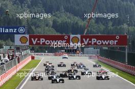 Lewis Hamilton (GBR) Mercedes AMG F1 W06 leads at the start of the race. 23.08.2015. Formula 1 World Championship, Rd 13, Belgian Grand Prix, Spa Francorchamps, Belgium, Race Day.