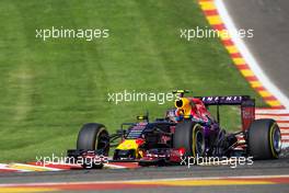 Daniil Kvyat (RUS) Red Bull Racing RB11 sends sparks flying. 22.08.2015. Formula 1 World Championship, Rd 11, Belgian Grand Prix, Spa Francorchamps, Belgium, Qualifying Day.