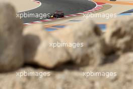 Daniel Ricciardo (AUS), Red Bull Racing  17.04.2015. Formula 1 World Championship, Rd 4, Bahrain Grand Prix, Sakhir, Bahrain, Practice Day