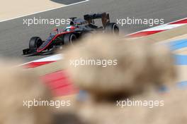 Fernando Alonso (ESP), McLaren Honda  17.04.2015. Formula 1 World Championship, Rd 4, Bahrain Grand Prix, Sakhir, Bahrain, Practice Day