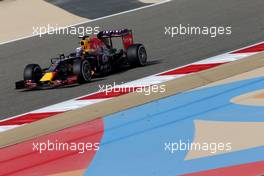 Daniel Ricciardo (AUS), Red Bull Racing  17.04.2015. Formula 1 World Championship, Rd 4, Bahrain Grand Prix, Sakhir, Bahrain, Practice Day