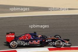 Max Verstappen (NLD) Scuderia Toro Rosso STR10. 17.04.2015. Formula 1 World Championship, Rd 4, Bahrain Grand Prix, Sakhir, Bahrain, Practice Day