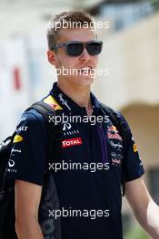 Daniil Kvyat (RUS) Red Bull Racing. 17.04.2015. Formula 1 World Championship, Rd 4, Bahrain Grand Prix, Sakhir, Bahrain, Practice Day