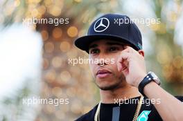 Lewis Hamilton (GBR) Mercedes AMG F1. 17.04.2015. Formula 1 World Championship, Rd 4, Bahrain Grand Prix, Sakhir, Bahrain, Practice Day
