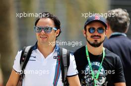 Felipe Massa (BRA) Williams with brother Dudu Massa (BRA). 17.04.2015. Formula 1 World Championship, Rd 4, Bahrain Grand Prix, Sakhir, Bahrain, Practice Day